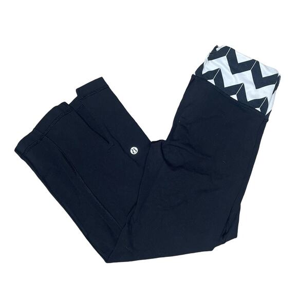 Lululemon Elastic Waist Wide Leg Groove Capri Leggings Black Women’s Sz 2 - Picture 1 of 5